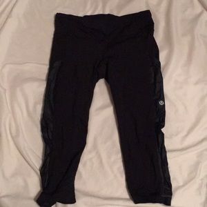 Running crops Lululemon Athletica size 4